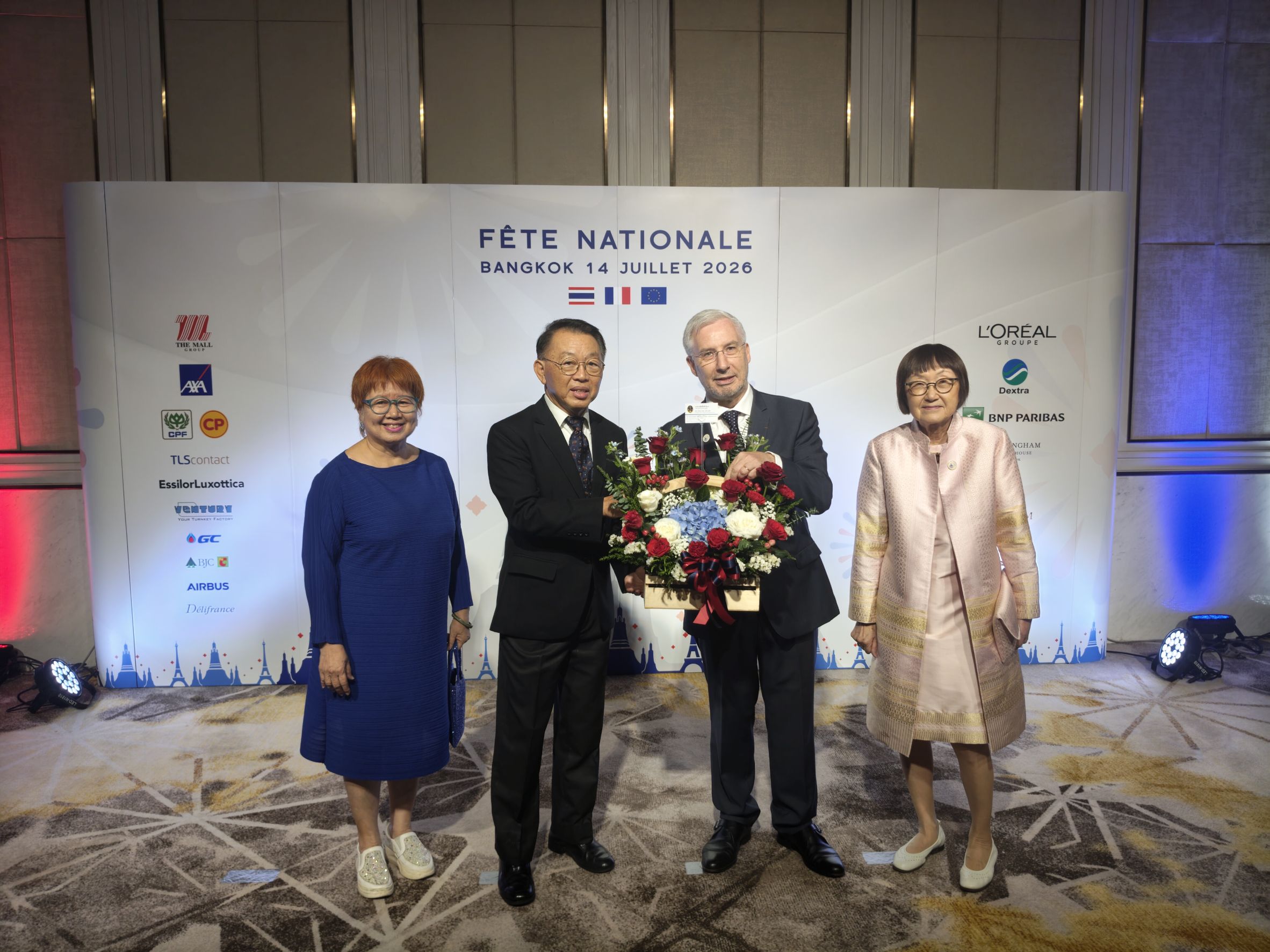 The President of the Supreme Administrative Court sent a basket of flowers for congratulations on the occasion of the French National Day.